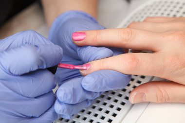 kadının tırnak manikür çivi salon de Başlarken