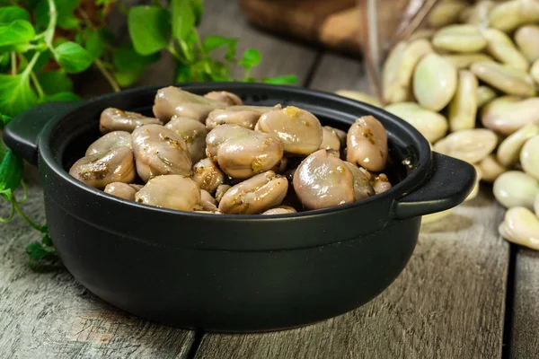 Feijão Cozido Com Cebola Orégano Mesa Madeira Cozinha Siciliana — Fotografia de Stock