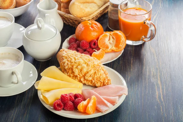 Fresh Continental Breakfast Table Ham Cheese — Stock Photo, Image