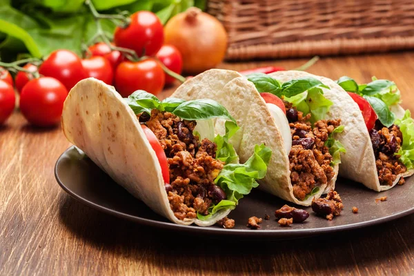 Tacos Mexicanos Con Carne Picada Frijoles Especias Plato — Foto de Stock