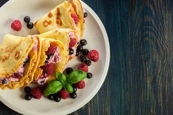 Delicious tasty homemade traditional crepes — Stock Photo, Image
