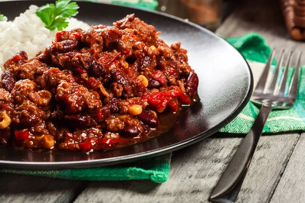 Hot Chili Con Carne Kıyma Fasulye Domates Mısır Ile Pilav — Stok fotoğraf