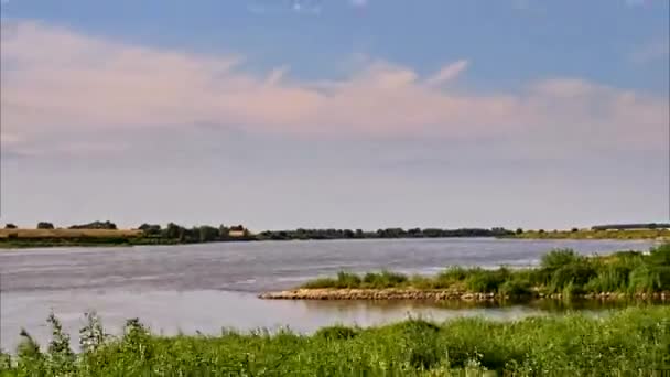 Река Висла Облака Над Рекой Заката Вода Небо Timelapse — стоковое видео