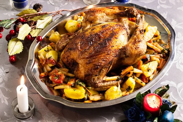 Poulet Entier Cuit Four Pour Dîner Noël Sur Table Fête — Photo