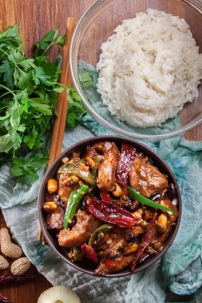 Domácí Kuřecí Kung Pao Paprikou Zeleniny Tradiční Jídlo Čchuan Pohled — Stock fotografie