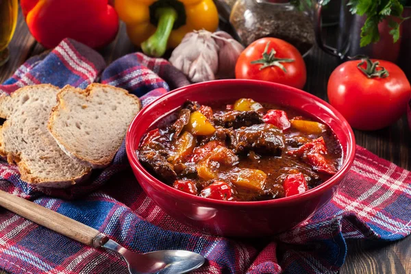Carne Vită Tradițională Maghiară Piper Roșu Galben — Fotografie, imagine de stoc