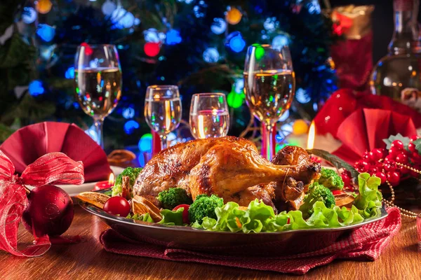 Gebakken Geroosterde Hele Kip Kersttafel Kerstdiner — Stockfoto