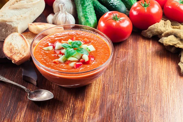 Pittige Huisgemaakte Gazpacho Soep Geserveerd Met Ham Jamon Traditionele Spaanse — Stockfoto