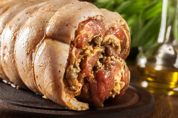 Traditionelle Italienische Porchetta Marinierter Schweinebauch Bereit Für Den Braten — Stockfoto