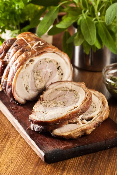 Porchetta Italiana Tradicional Barriga Porco Enrolada Recheada Com Carne Picada — Fotografia de Stock