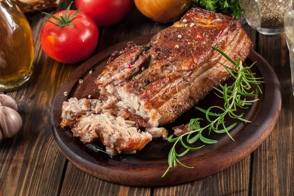 Fortfarande Varm Ugnsbakad Sidfläsk Eller Bacon Stekt Kött — Stockfoto