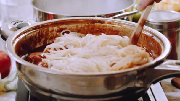 Готуємо Фрикадельки Томатному Соусі Приготування Спагеті Фрикадельками — стокове відео
