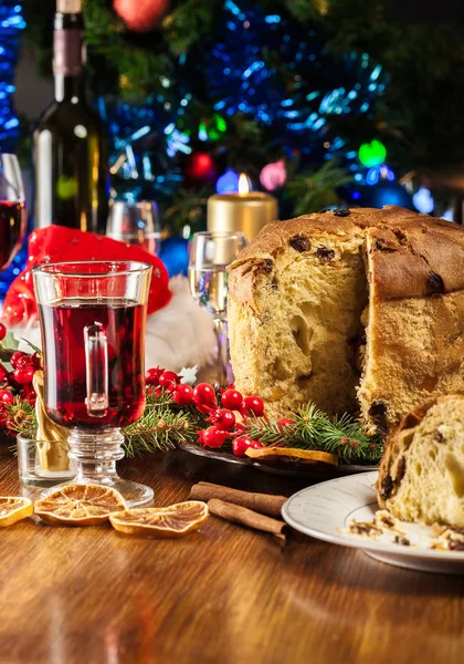 Bolo Panettone Natal Com Passas Frutas Prato Tradicional Italiano — Fotografia de Stock