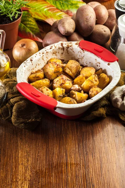 Roasted Potatoes Garlic Rosemary Baking Dish — Stock Photo, Image