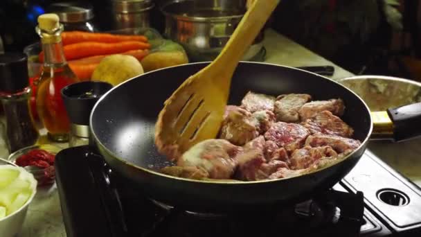 Preparing Irish stew: beef, potatoes, carrots and herbs. Traditional St Patrick's day dish — Stock Footage Preparing Irish Stew Beef Potatoes Carrots Herbs Traditional Patrick Day Royalty Free Stock Video