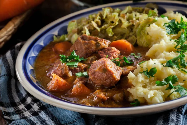 으깬된 감자와 양배추와 전통적인 아일랜드어 — 스톡 사진