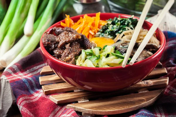 Bibimbap Rizs Marha Zöldségekkel Hagyományos Koreai Étel — Stock Fotó