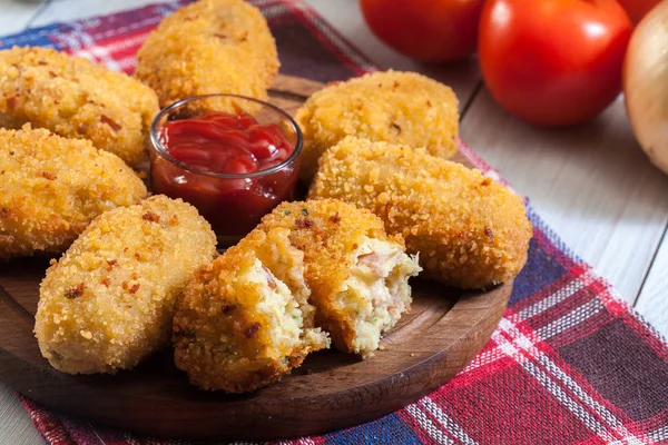 Croquetas Caseras Jamón Jamón Comida Tradicional Española —  Fotos de Stock