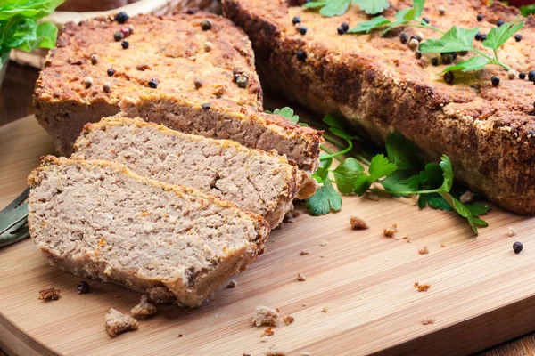 Pâte Viande Traditionnelle Délicieuse Avec Foie Poulet Sur Planche Découper — Photo