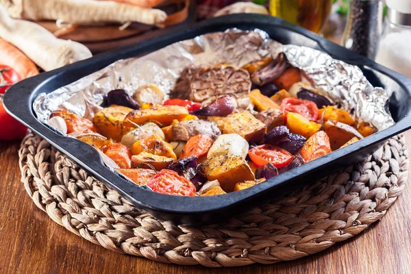 Légumes Rôtis Sur Plaque Cuisson Métal Plat Végétarien — Photo