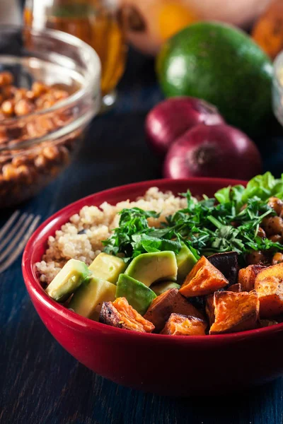 Kleurrijke Buddha Bowl Met Quinoa Geroosterde Verse Groenten Gezonde Voeding — Stockfoto