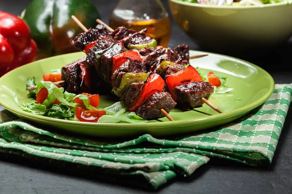 Carne Vită Grătar Kebaburi Legume Placa Verde — Fotografie, imagine de stoc