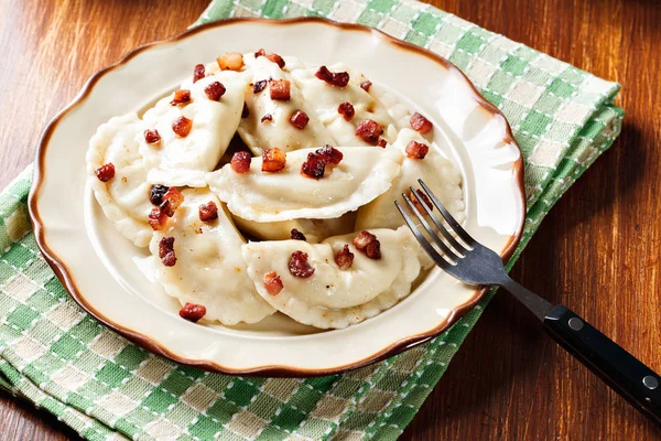 Dumplings Con Carne Col Champiñones Queso Sazonado Tocino Frito Plato — Foto de Stock