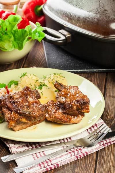 Pork Spare Ribs Served Mashed Potatoes Sauce Ready Eat — Stock Photo, Image