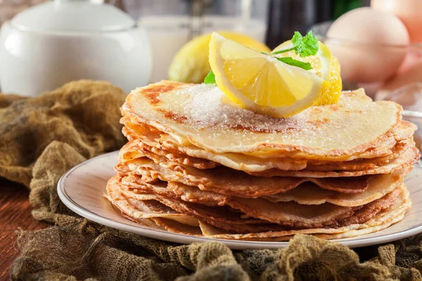 Panquecas Britânicas Com Limão Açúcar Tradicional Para Shrove Terça Feira — Fotografia de Stock