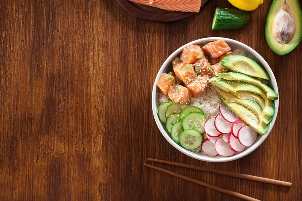 Porren Bowl Traditionele Hawaïaanse Rauwe Vissalade Met Rijst Avocado Komkommer — Stockfoto