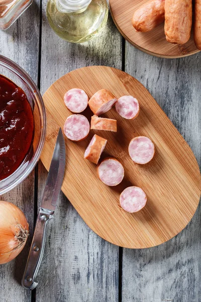 Hozzávalókat kész curry sau a német currywurst előkészítéséhez — Stock Fotó