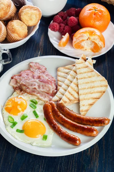 Färsk engelsk frukost — Stockfoto