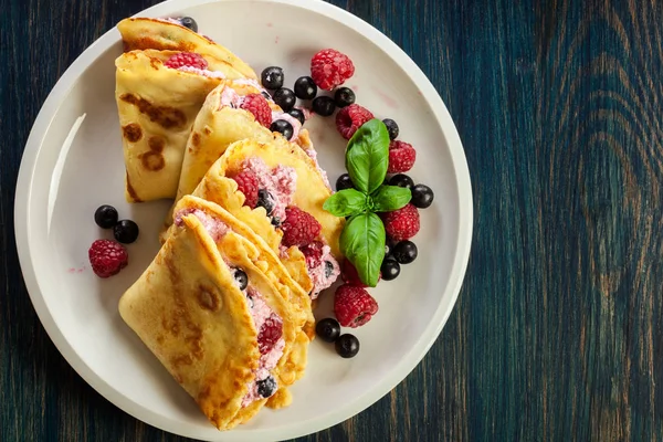 Delicious tasty homemade traditional crepes — Stock Photo, Image