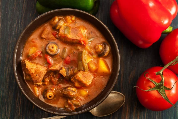 Guisado sopa com batatas de carne — Fotografia de Stock