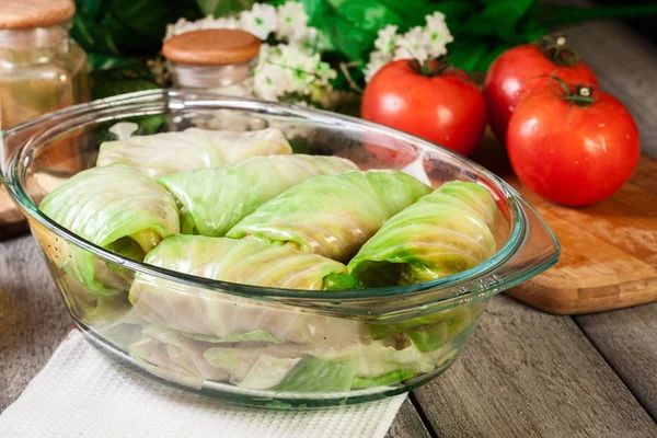 Stuffed cabbage prepared for cooking — Stock Photo, Image