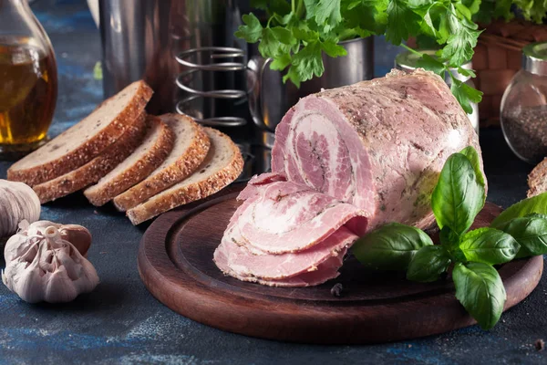 Cuello de cerdo preparado en olla de jamón — Foto de Stock