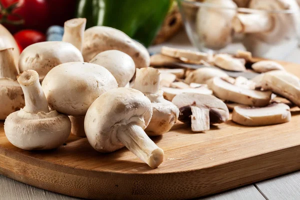 Funghi bianchi freschi — Foto Stock