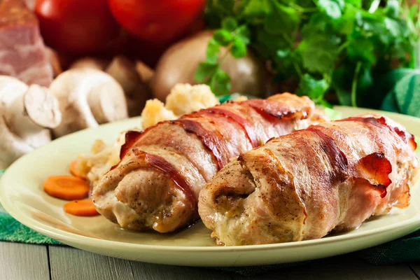 Chicken breast stuffed with champignon — Stock Photo, Image