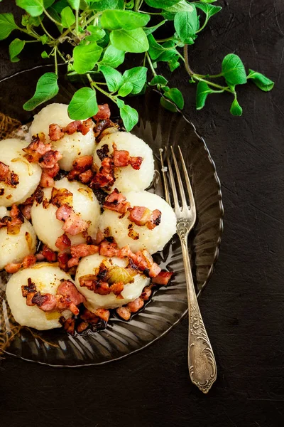 Картофельные пельмени с мясом — стоковое фото