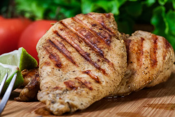 Grilled chicken breasts — Stock Photo, Image