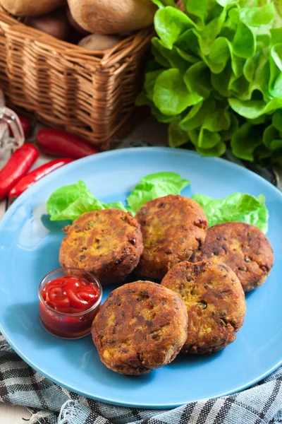 Aloo Tikki veya pirzola. Hint yemek haşlanmış patates yaptı — Stok fotoğraf