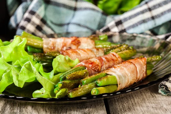 Fried green bean wrapped in smoked bacon — Stock Photo, Image