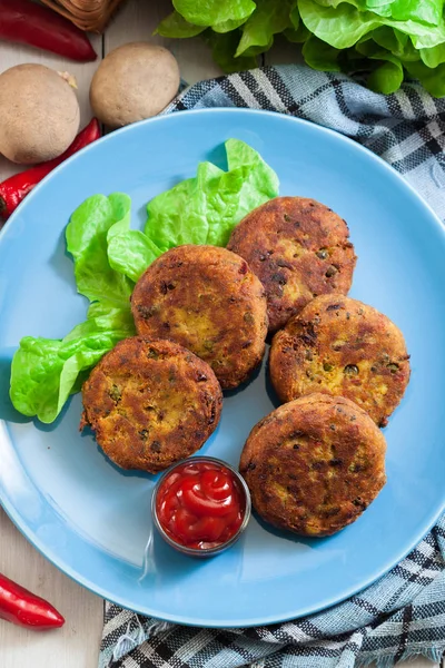 Aloo Tikki veya pirzola. Hint yemek haşlanmış patates yaptı — Stok fotoğraf