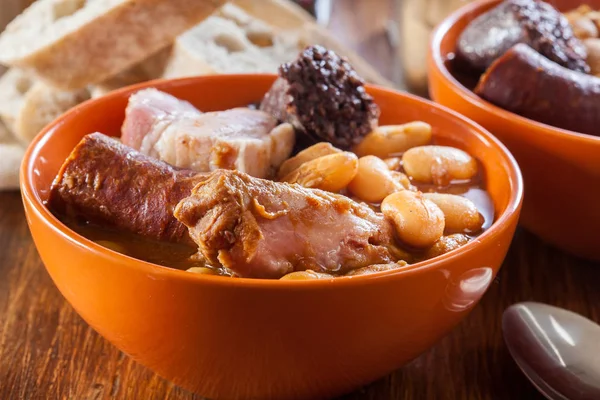 Skål med Fabada Asturiana — Stockfoto