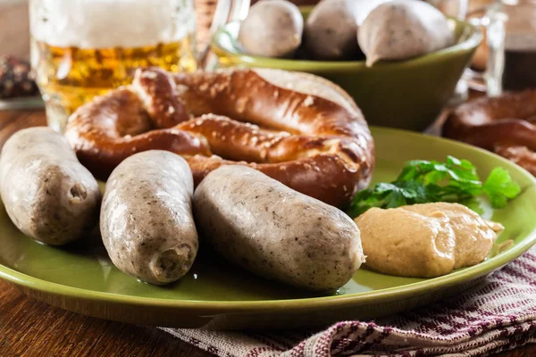 Pequeno-almoço bávaro com salsicha branca — Fotografia de Stock