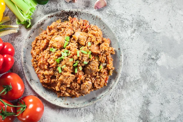 Csirke Jambalaya Fűszeres Rizs Csirkével Kolbásszal Kreol Tál — Stock Fotó