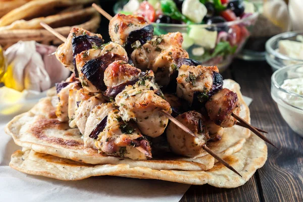 Poulet Souvlaki Avec Pain Pita Sauce Tzatziki Plat Grec — Photo