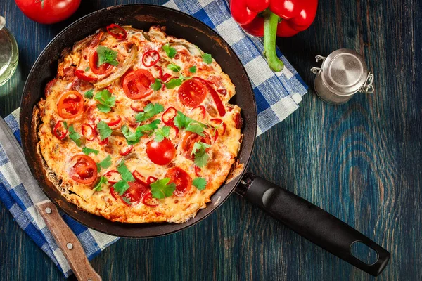 Frittata Made Eggs Sausage Chorizo Red Pepper Green Pepper Tomatoes — Stock Photo, Image