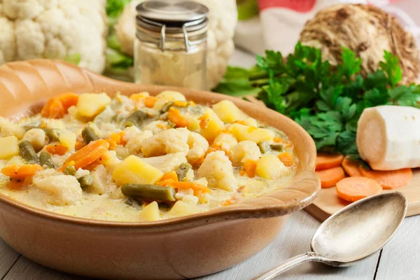 Sup Sayuran Dengan Bahan Bahan Wortel Kembang Kol Kentang Dan — Stok Foto