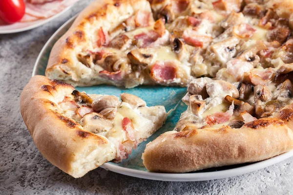 Pizza Bianca Bacon Mushrooms Italian Dish — Stock Photo, Image